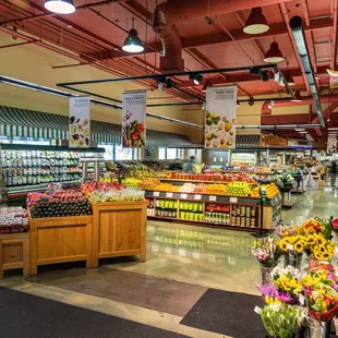 Mollie Stone's Markets Produce in San Mateo