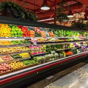 Mollie Stone's Markets Produce in San Mateo