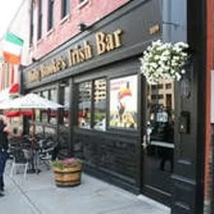 the outside of the pub