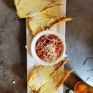 Garlic cheese bread
