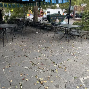 Front patio area overlooking Bardstown Road