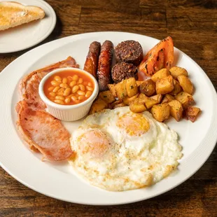 Starting the day right with a hearty Traditional Irish Breakfast