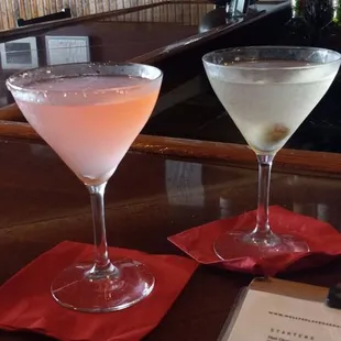 "Mama Dawn's Giggletini" and Martini, extra dirty. Yummy