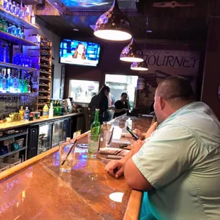 Relaxed evening with the game, at Molly's.