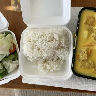 16. Yellow Curry with tofu, side of Steamed Vegetables