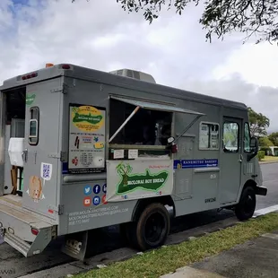 Molokai hot bread truck in kamilo iki community park