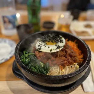 Spicy pork sizzling pot