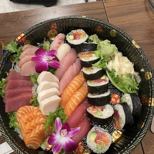Sushi Love Boat