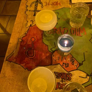 a table with a map of the united states