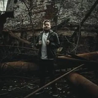 Dylan D.