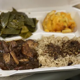 Momma Luv’s Soul & Carribean Food