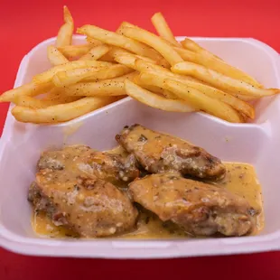 Momma&apos;s Garlic Wings with Fries