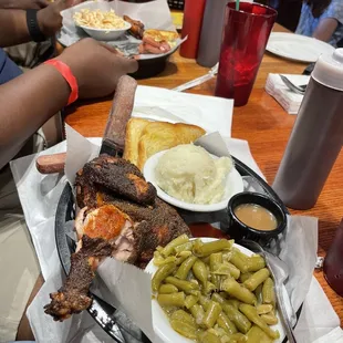 Green beans, chicken, mashed potatoes