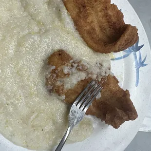 Fish and grits again! I think this my grandma plate!