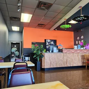 Mommy Mom is on Shore Dr &amp; took over the old Miss Saigon. They serve Vietnamese &amp; Burmese dishes &amp; their owner is wonderful.