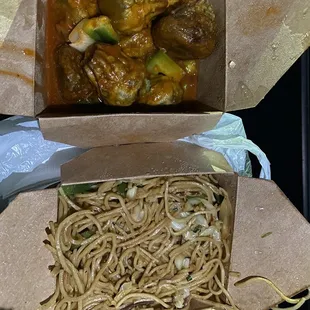 Veggie momo Veggie chow mein