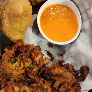 food, chicken wings and fried chicken