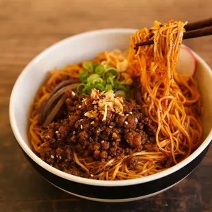 MOMO SPICY NOODLE with SPICY PORK