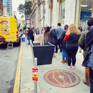 MOMO noodle @351 California St