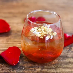 MOMO Raindrop Rosé - the best noodle-mate