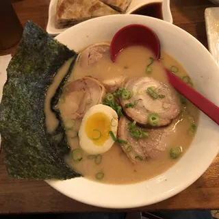 D3. Miso Ramen with Chashu