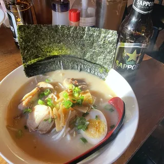 D4. Tonkotsu Miso Ramen