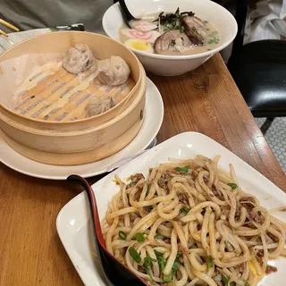 D9. Stir-fried Udon