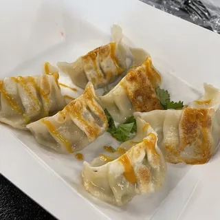 Pan-fried Dumplings (6pcs)