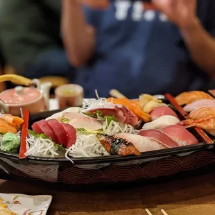 Sushi and sashimi combo deluxe