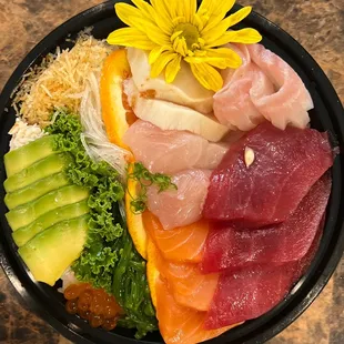 Chirashi sushi bowl