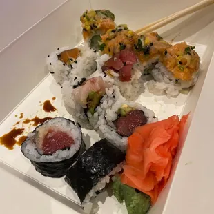 sushi, sashimi, sushi and sashimi, food