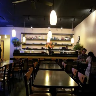 We were there late but there was a good crowd even after 8:30 on a Saturday night!