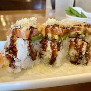 Seared salmon roll