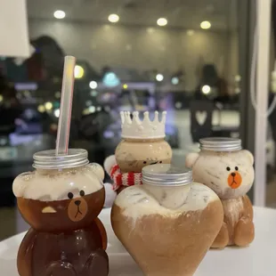 You can customize your drinks in these cute cups!