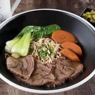 Taiwanese Beef Noodle Soup 台式牛肉麵