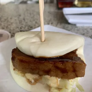 Kakuni Bao