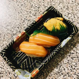 scottish salmon (2 pcs) &amp; 1 piece uni