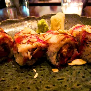 8 Piece MOMOYA Spicy Tuna Roll
