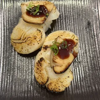 Seared Scallop with Foie Gras nigiri