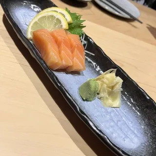 Salmon toro sashimi