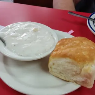Biscuit and gravy