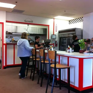 Tons of help!!! See the cook!!!