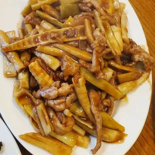 Pork with bamboo shoot