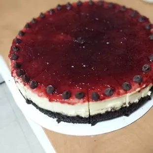 a cheesecake on a plate