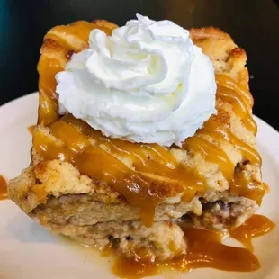 Bread pudding w/ caramel sauce