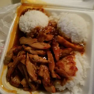 worst spicy chicken I&apos;ve ever gotten I will never come back here again.