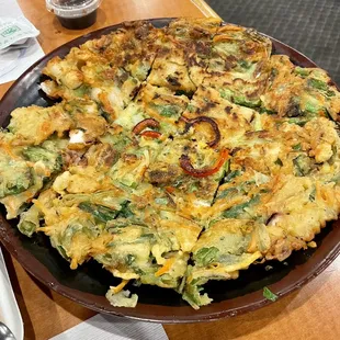 D4. Seafood and Green Onion Pancake