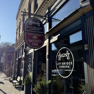 Cute Downtown coffee/food place