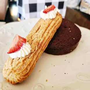Strawberry eclair