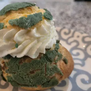 Blueberry Cream Puff (seasonal)